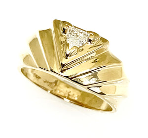 14 Karat Yellow Goild Diamond Fashion Ring