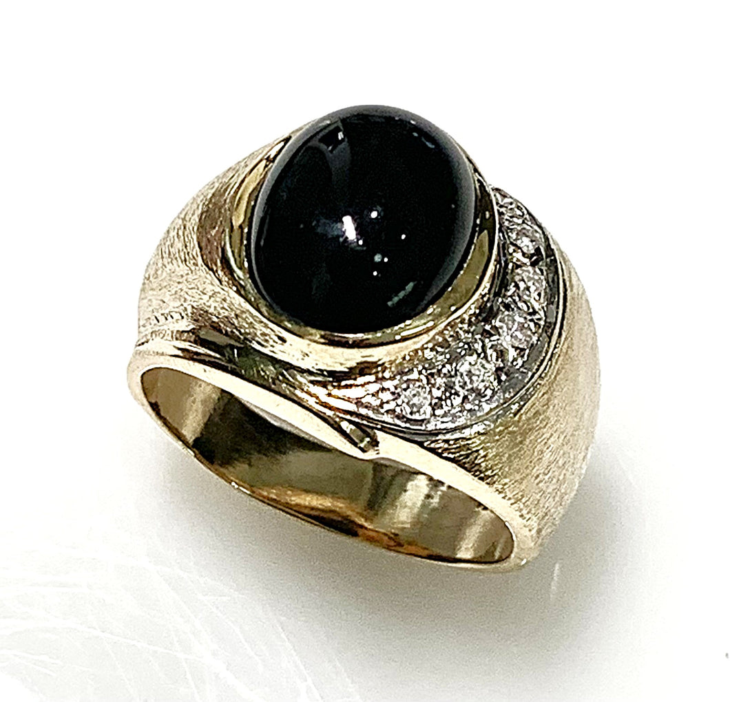 14 Karat Yellow Gold Estate Gent's Black Onyx and Diamond Ring