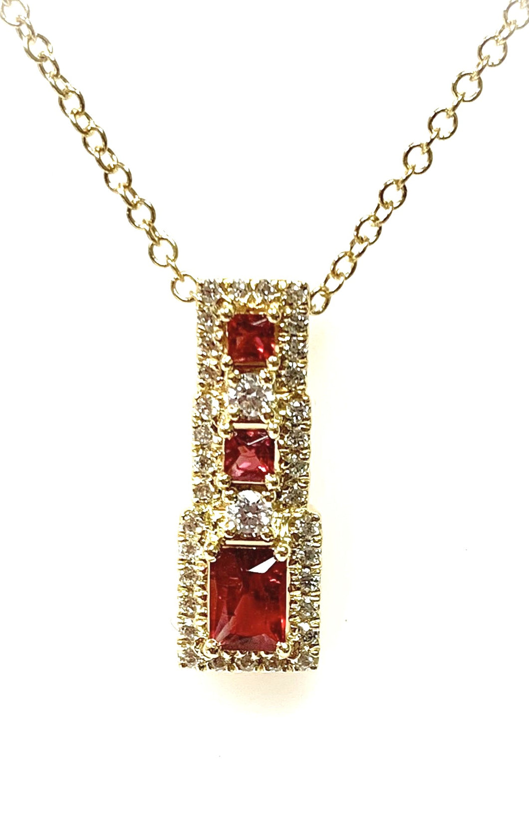 18 karat yellow gold gemstone