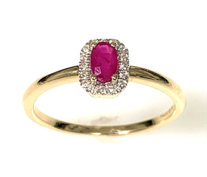 14 Karat Yellow Gold Ruby and Diamond Halo Style fashion Ring